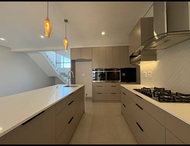 4 BEDROOM HOUSE FOR SALE IN SANDOWN